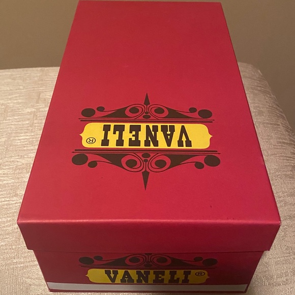 Vaneli Shoes - Picture 6 of 6